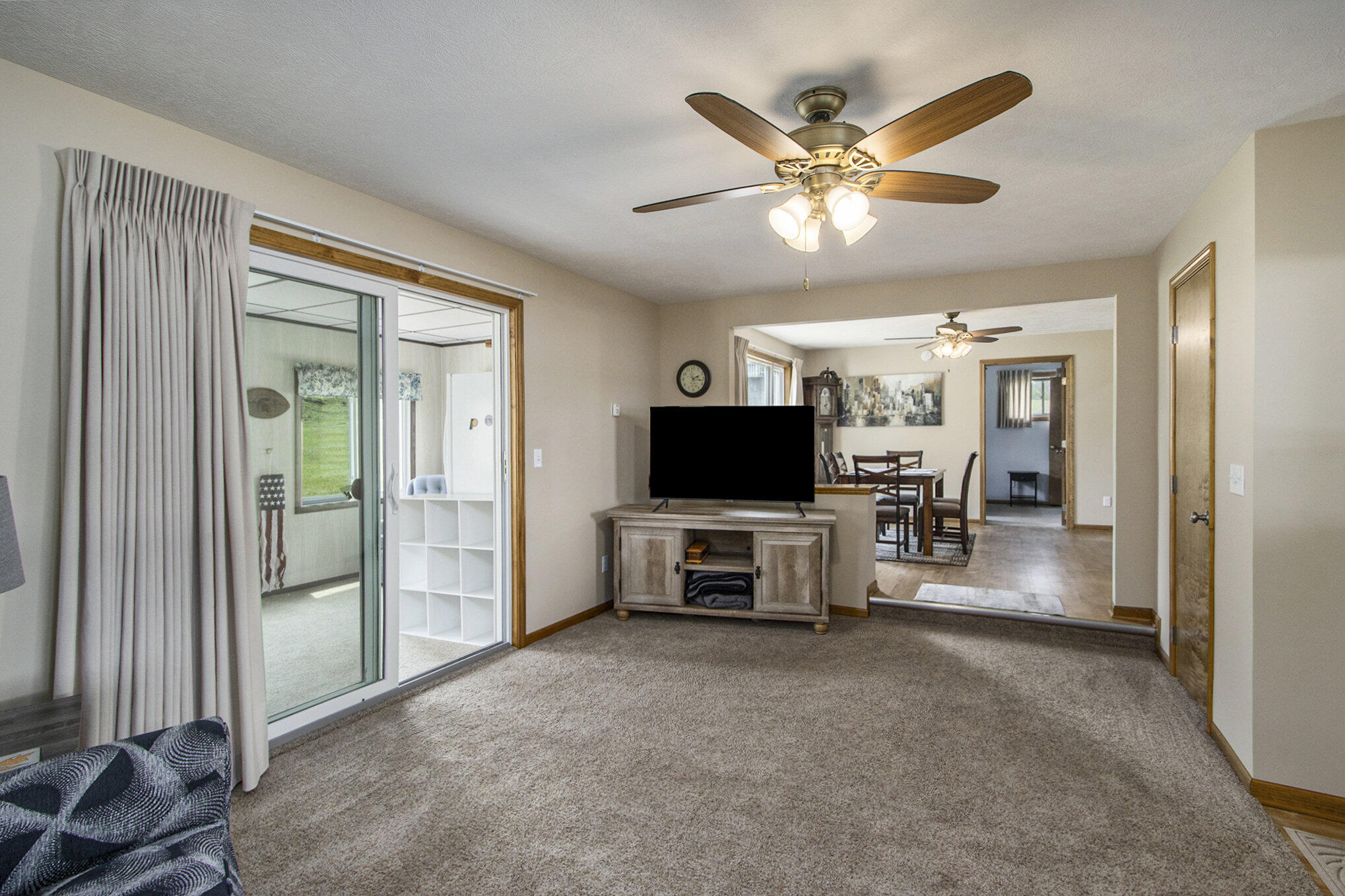 55 Hickory Road Battle Creek, MI 49017 - Photo 27 of 39 2nd Living Room