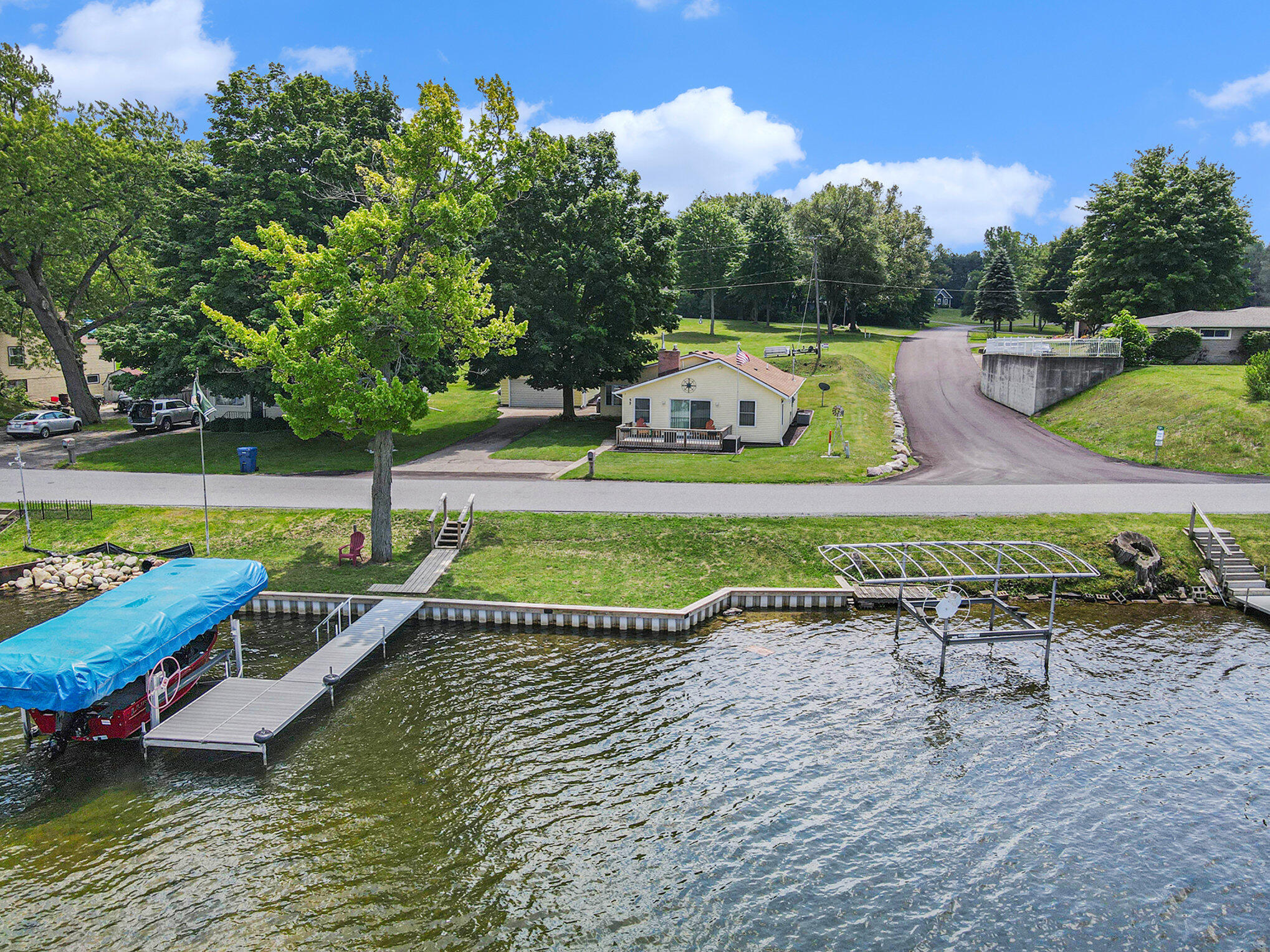 55 Hickory Road Battle Creek, MI 49017 - Photo 4 of 39 New dock, lift and seawall