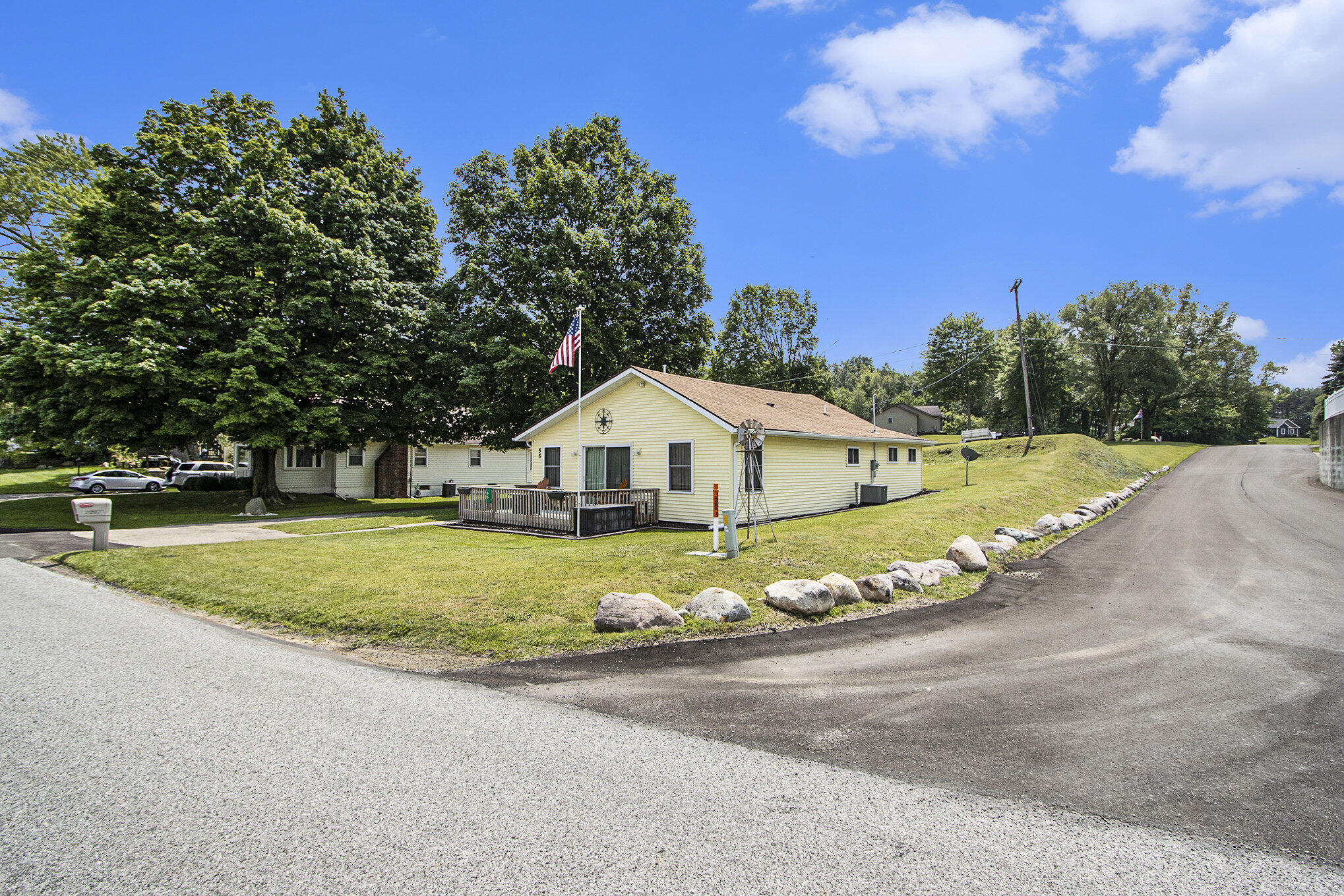 55 Hickory Road Battle Creek, MI 49017 - Photo 5 of 39 Corner lot