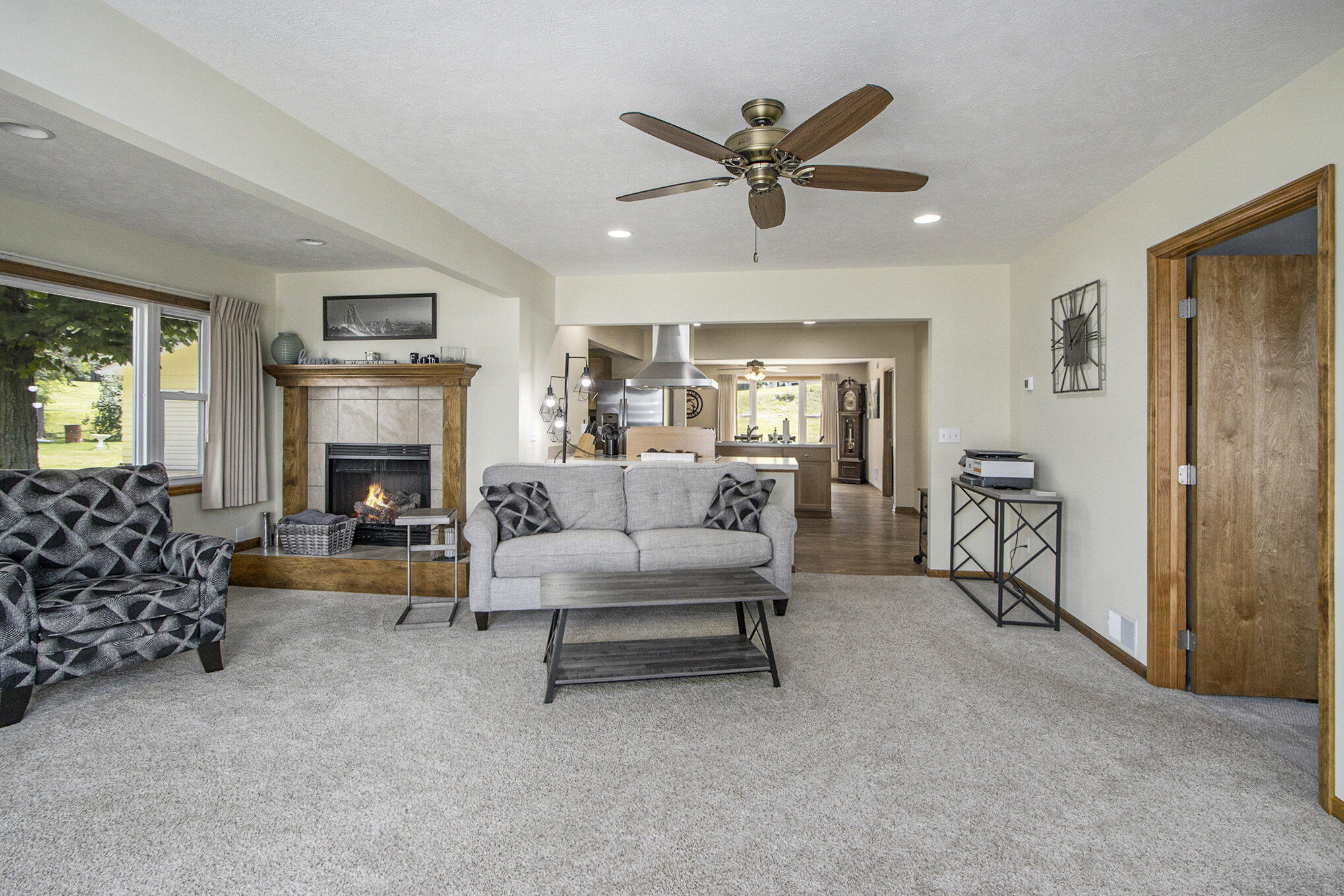 55 Hickory Road Battle Creek, MI 49017 - Photo 10 of 39 Living Room