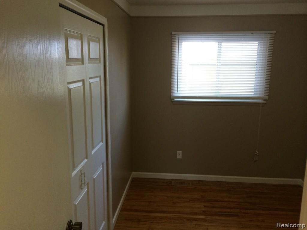 11248 Martin Road Warren, MI 48093 - Photo 11 of 20 I-Phone Pictures 1 713.jpg