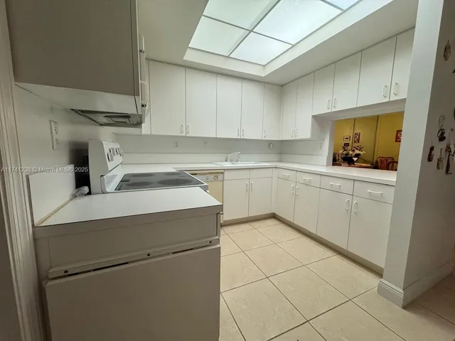 $3,000 | 9755 Northwest 52nd Street, Unit 502, Doral, FL 33178