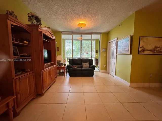 $3,000 | 9755 Northwest 52nd Street, Unit 502, Doral, FL 33178