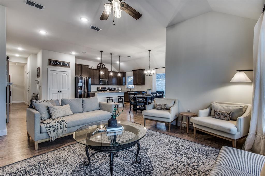 112 Kens Court Pilot Point, TX 76258 - Photo 5 of 23 Gallery Image 5