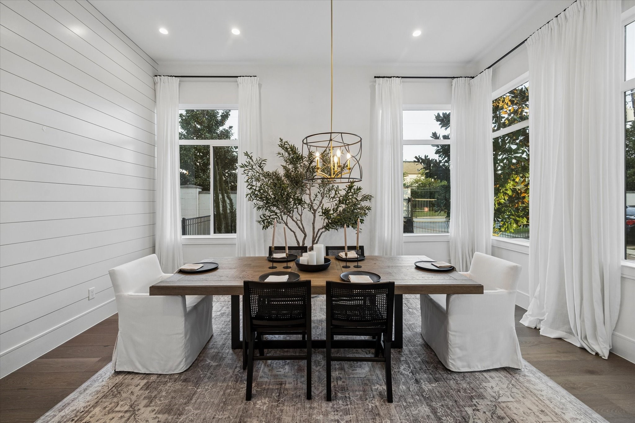 1661 Bingle Road Houston, TX 77055 - Photo 5 of 33 11x17 dining. recent window treatments, Roman elegance.