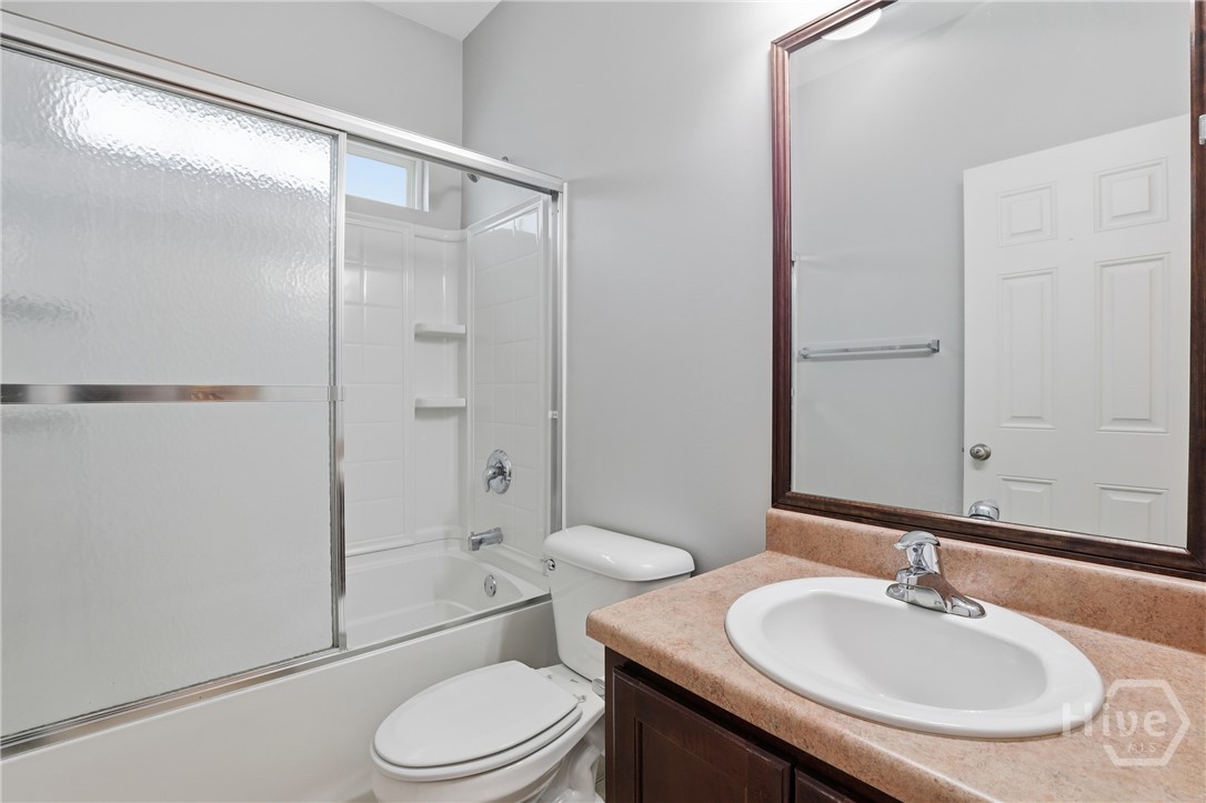 127 Pine View Crossing Pooler, GA 31322 - Photo 22 of 37 Guest Bathroom