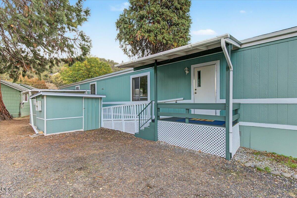 7 Brophy Way, Unit 5 Shady Cove, OR 97539 - Photo 2 of 22 Gallery Image 2