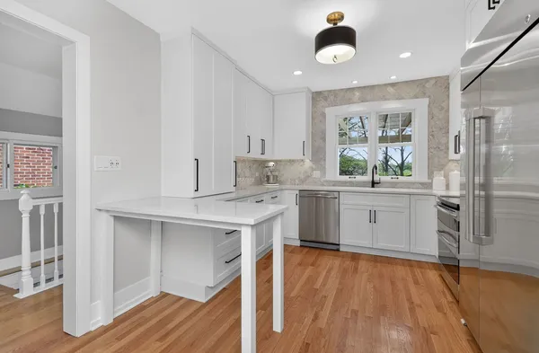 $800,000 | 415 Anthony Street, Glen Ellyn, IL 60137