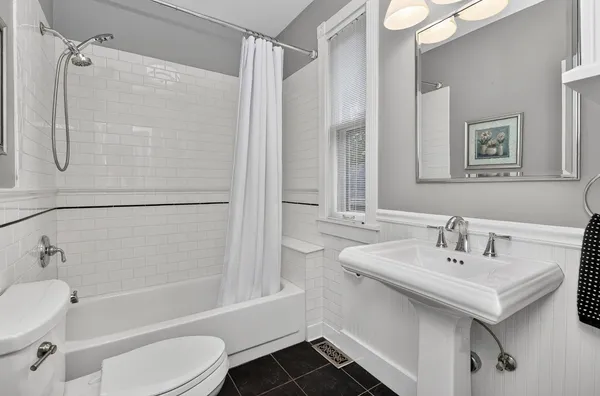 $800,000 | 415 Anthony Street, Glen Ellyn, IL 60137
