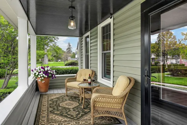 $800,000 | 415 Anthony Street, Glen Ellyn, IL 60137