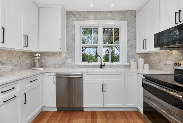 $800,000 | 415 Anthony Street, Glen Ellyn, IL 60137