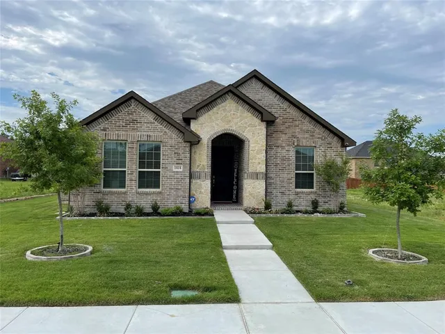 $375,000 | 1818 Zion Drive, Lancaster, TX 75134