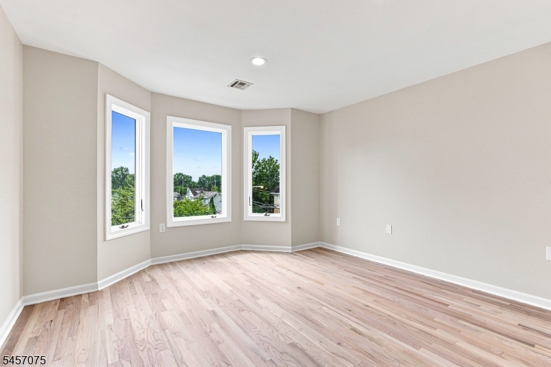 907 Colonia Road Elizabeth, NJ 07208 - Photo 29 of 43 Gallery Image 29