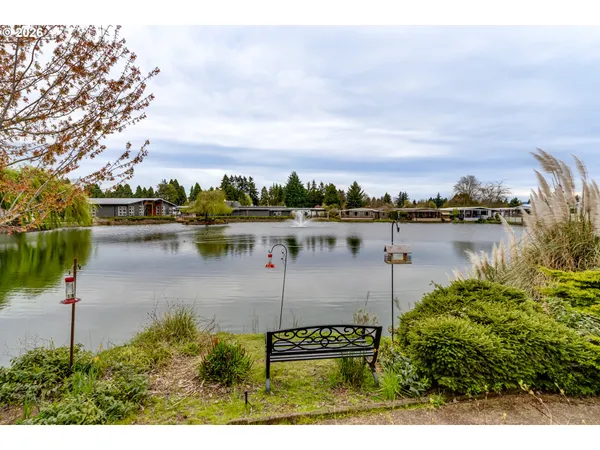 $185,000 | 1800 Lakewood Court, Unit 140, Eugene, OR 97402