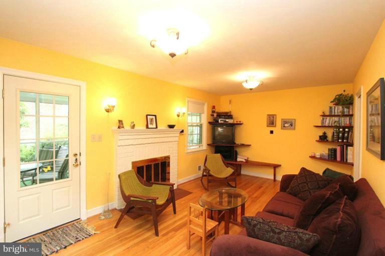 2708 Elnora Street Silver Spring, MD 20902 - Photo 10 of 19 Living Room #2