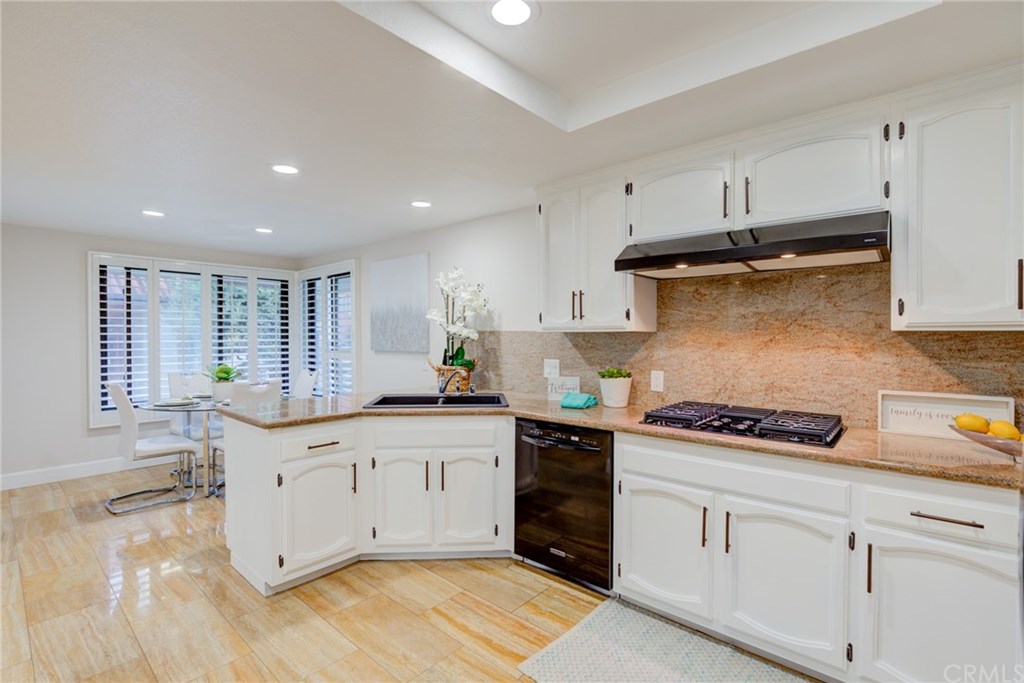 6364 Riviera Circle Long Beach, CA 90815 - Photo 21 of 60 Gallery Image 21