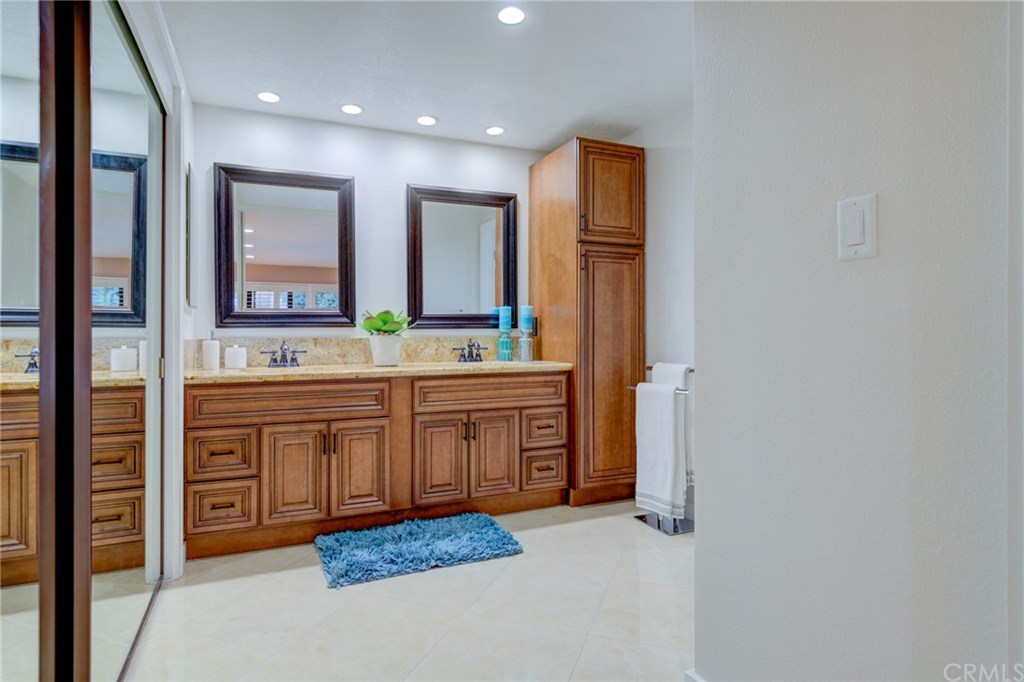 6364 Riviera Circle Long Beach, CA 90815 - Photo 28 of 60 Gallery Image 28