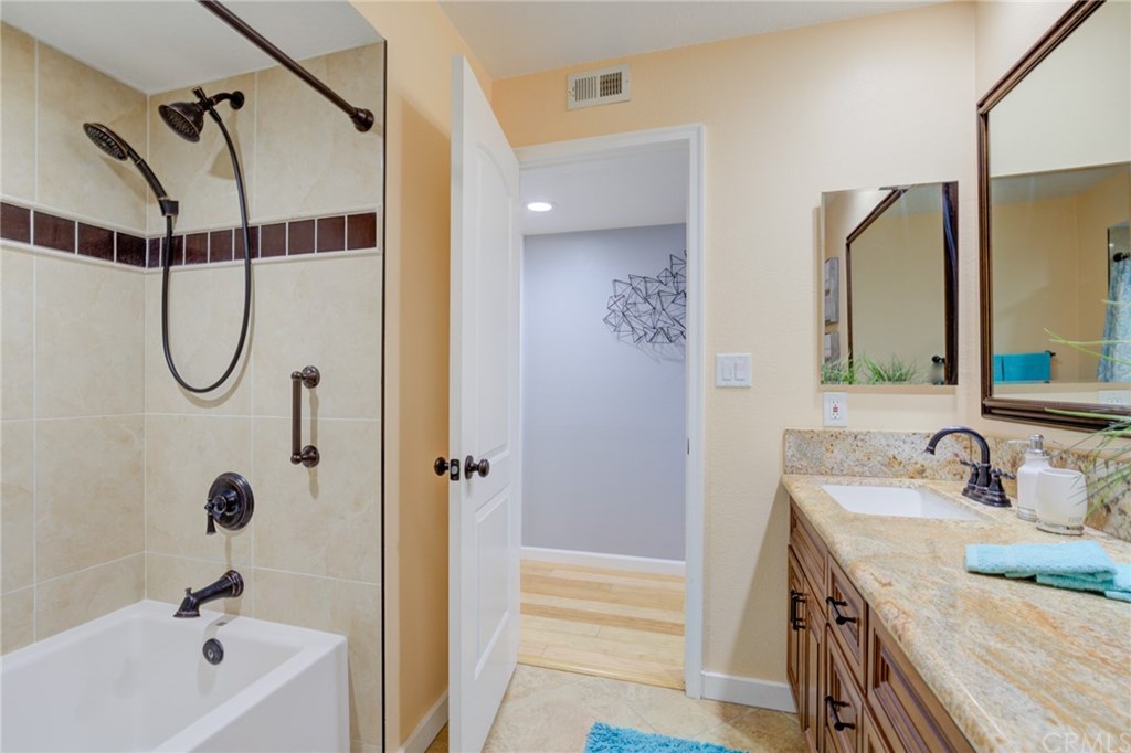 6364 Riviera Circle Long Beach, CA 90815 - Photo 36 of 60 Gallery Image 36