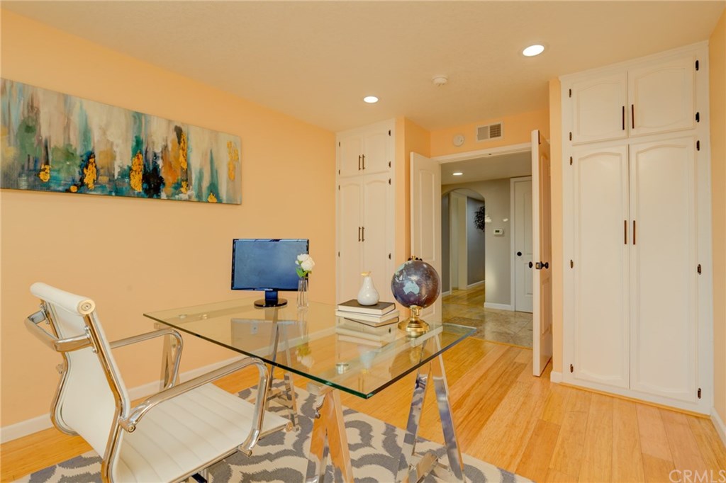 6364 Riviera Circle Long Beach, CA 90815 - Photo 40 of 60 Gallery Image 40