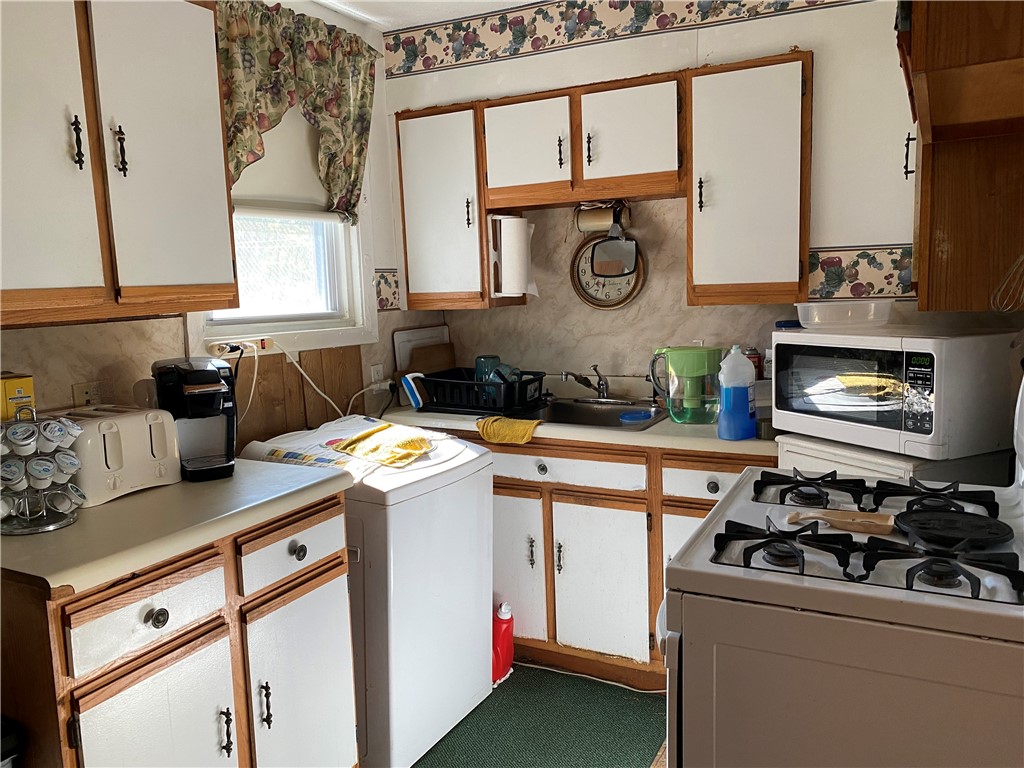169 Child Street Warren, RI 02885 - Photo 4 of 9 Gallery Image 4