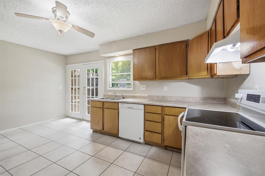 308 North Roe Street, Unit B White Settlement, TX 76108 - Photo 11 of 20