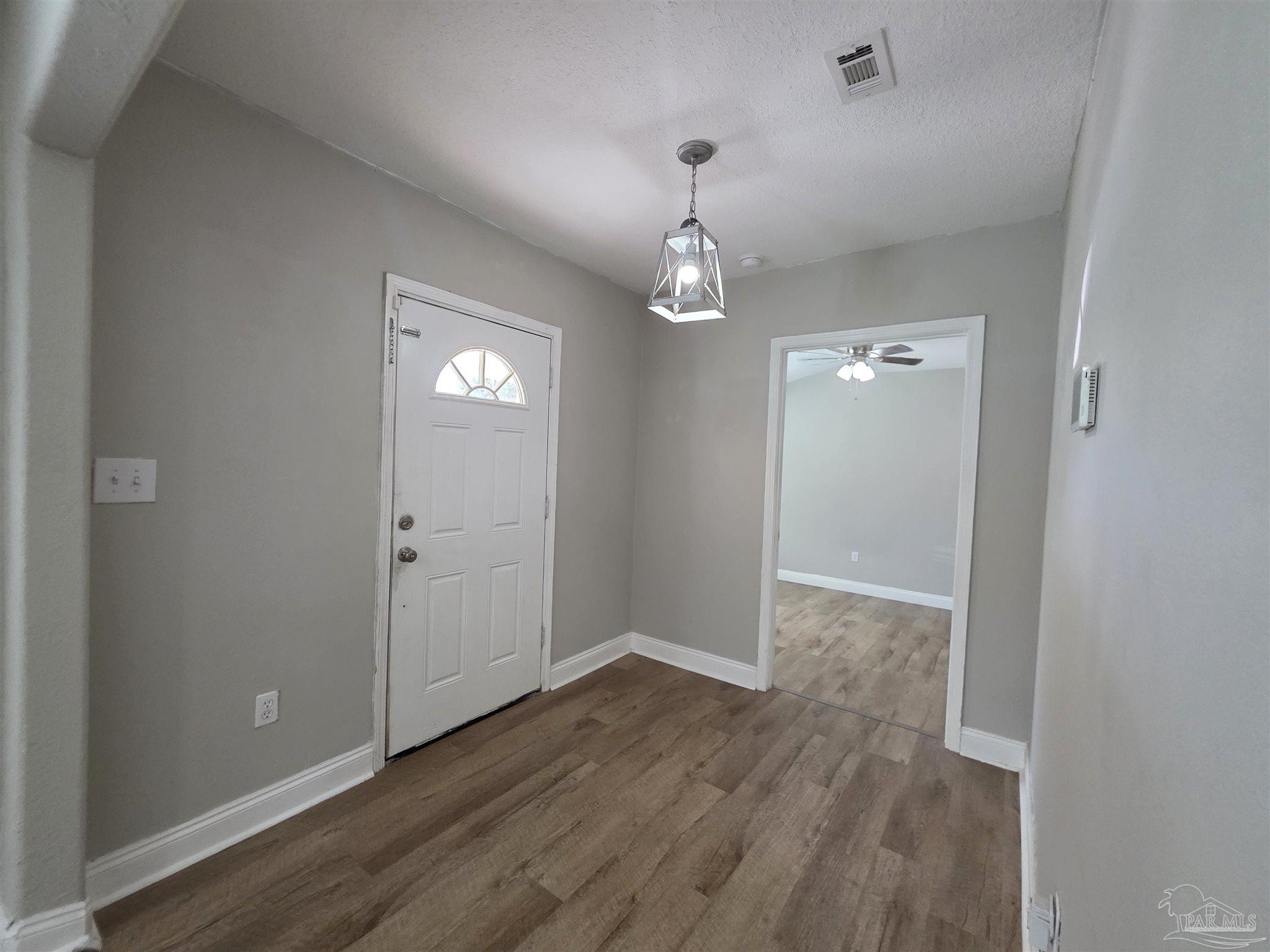 109 Reed Road Pensacola, FL 32507 - Photo 2 of 30