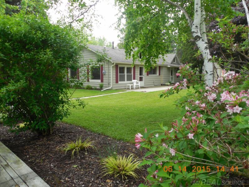 5832 Lakeshore Road Palms, MI 48465 - Photo 2 of 18 31287005-1.JPG