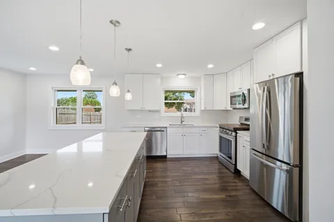 $525,000 | 1596 Texas Street, Elk Grove Village, IL 60007