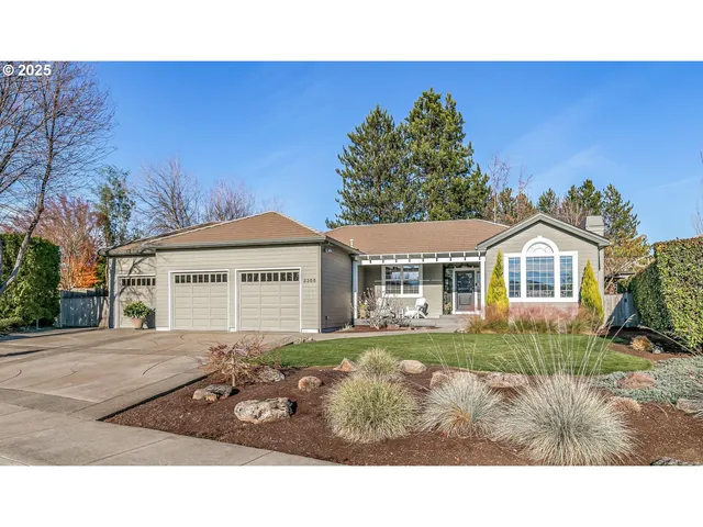 $637,000 | 3355 Elmwood Court, Medford, OR 97504
