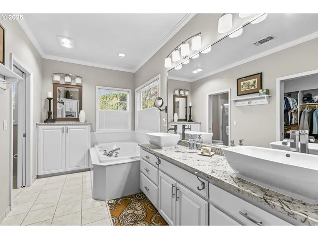 $637,000 | 3355 Elmwood Court, Medford, OR 97504