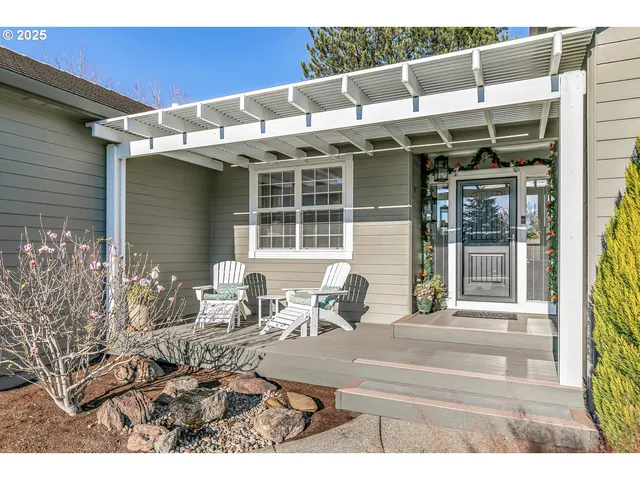 $637,000 | 3355 Elmwood Court, Medford, OR 97504