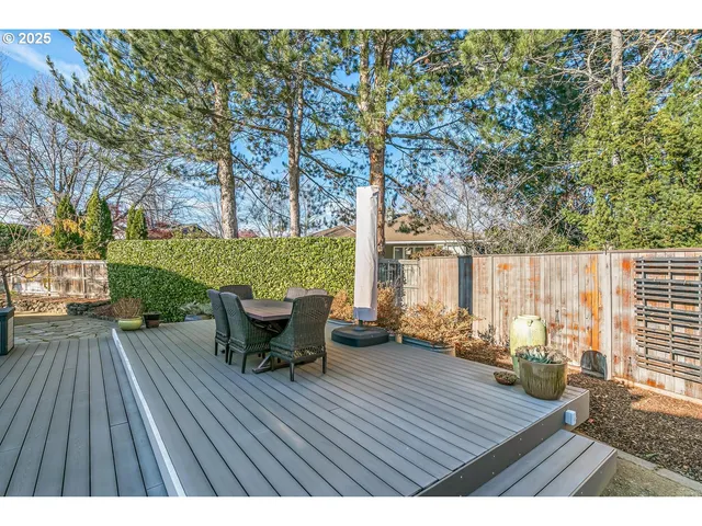 $637,000 | 3355 Elmwood Court, Medford, OR 97504