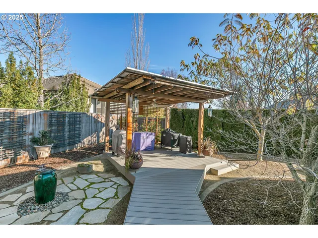 $637,000 | 3355 Elmwood Court, Medford, OR 97504