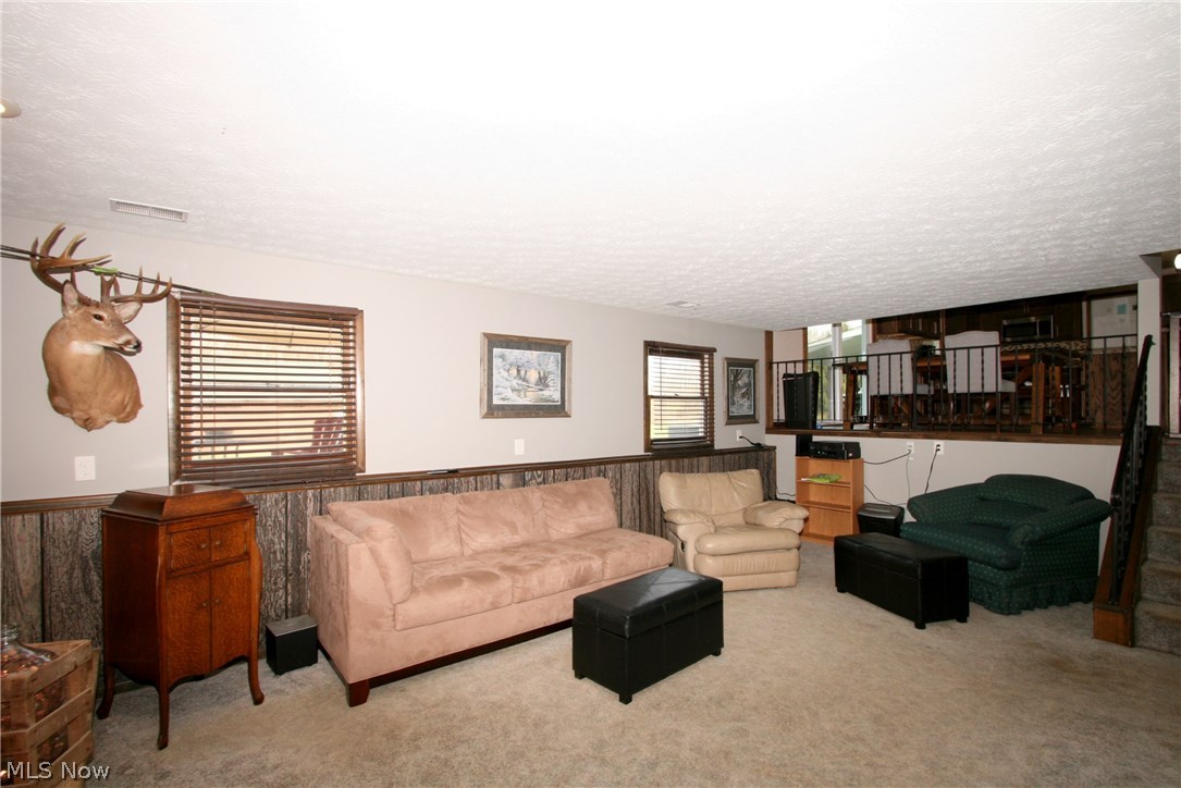 2284 Pickle Road Akron, OH 44312 - Photo 20 of 35