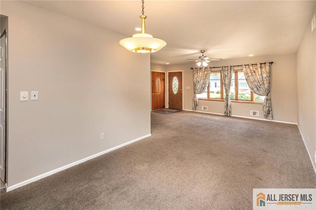 10 Eardley Road Edison, NJ 08817 - Photo 10 of 38