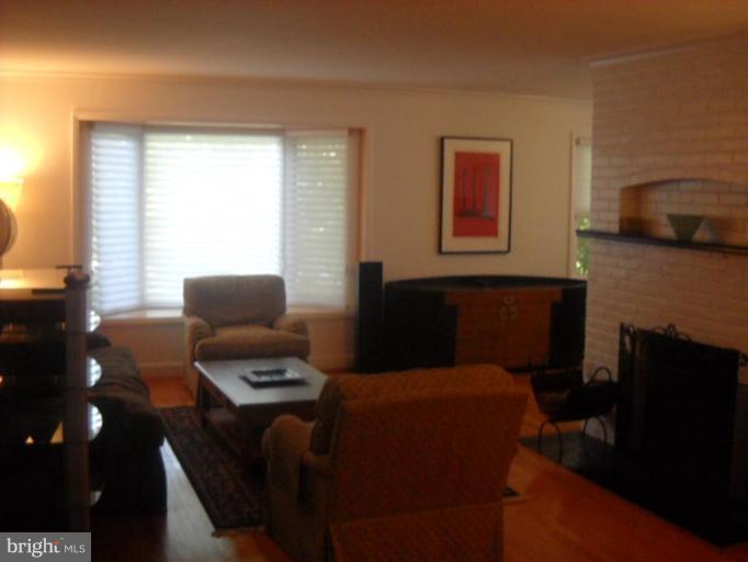 3220 Rittenhouse Street Northwest Washington, DC 20015 - Photo 7 of 22 Living Room