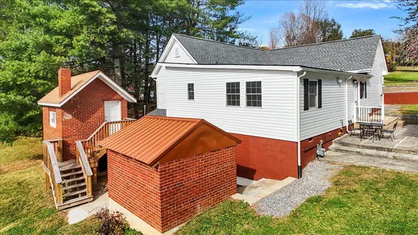 $259,000 | 118 6th Street Northeast, Pulaski, VA 24301