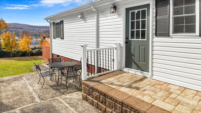 $259,000 | 118 6th Street Northeast, Pulaski, VA 24301