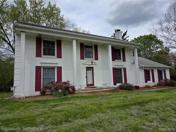 $3,100 | 5715 Hobnail Circle, West Bloomfield, MI 48322