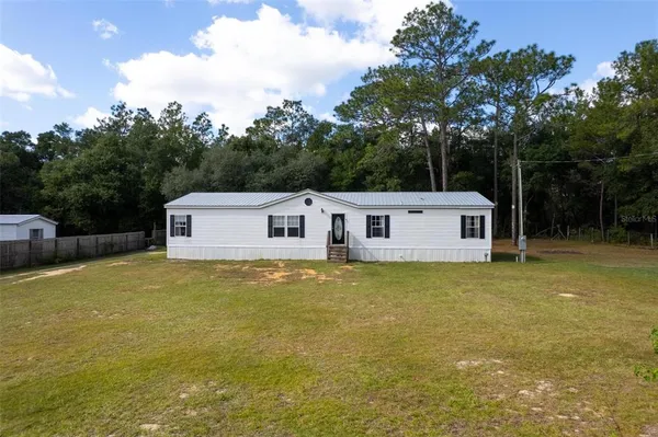 $229,000 | 141 Cherokee Drive, Interlachen, FL 32148