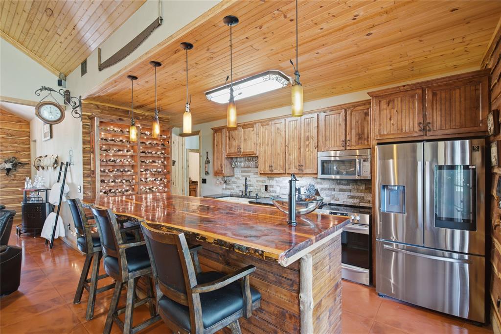 722 3 Skillet Road Springtown, TX 76082 - Photo 14 of 40