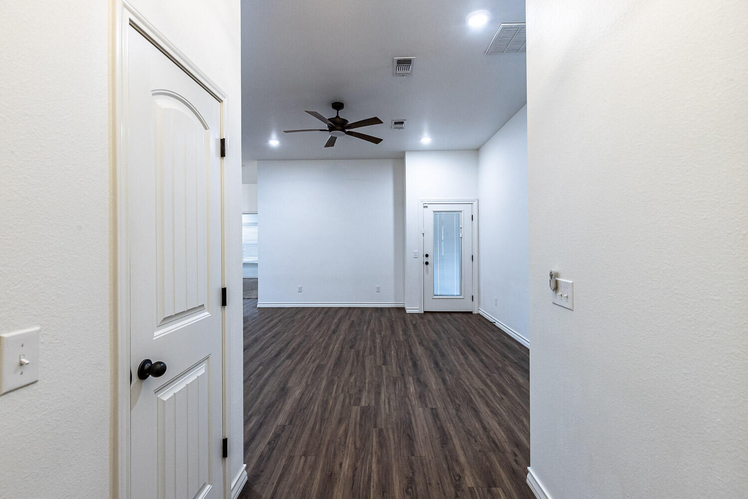 1707 100th Street Lubbock, TX 79423 - Photo 3 of 26 3