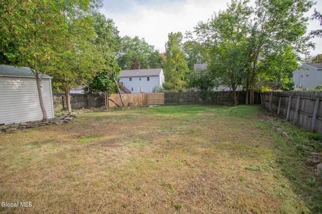 $2,700 | 50 New Shaker Road, Colonie, NY 12205