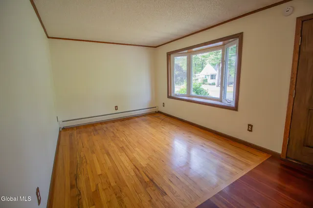 $2,700 | 50 New Shaker Road, Colonie, NY 12205