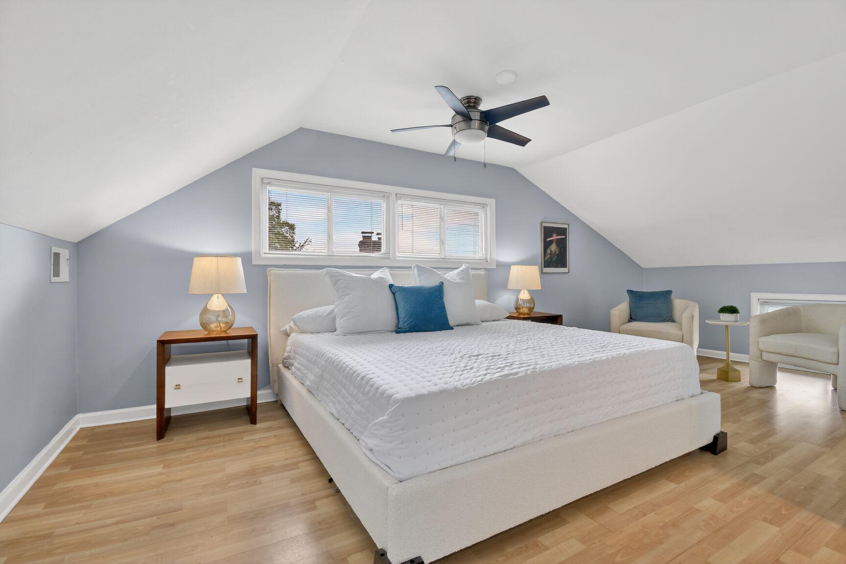820 Brice Road Rockville, MD 20852 - Photo 20 of 26 Large upstairs bedroom with sitting area