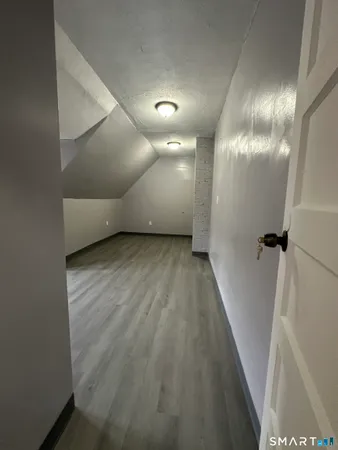 $1,750 | 402-404 Sigourney Street, Hartford, CT 06112