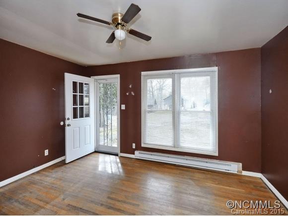 746 Asbury Road Candler, NC 28715 - Photo 3 of 9 Gallery Image 3
