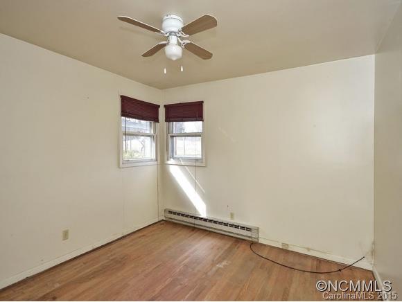 746 Asbury Road Candler, NC 28715 - Photo 5 of 9 Gallery Image 5