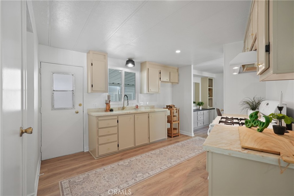 31130 South General Kearny Road, Unit 136 Temecula, CA 92591 - Photo 29 of 65 Lots of light and space