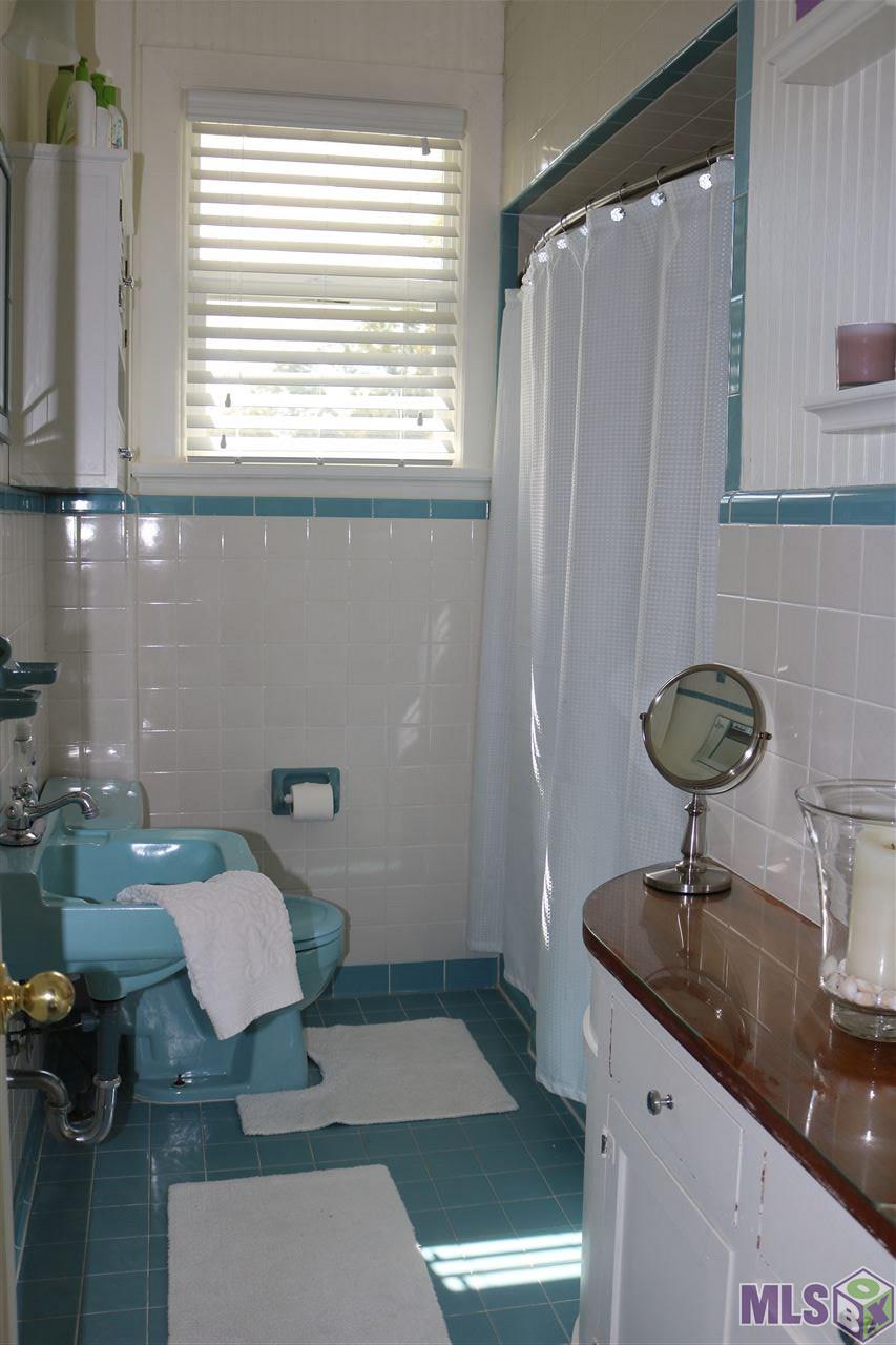 8901 Arnold Road Denham Springs, LA 70726 - Photo 8 of 23 Full Bath